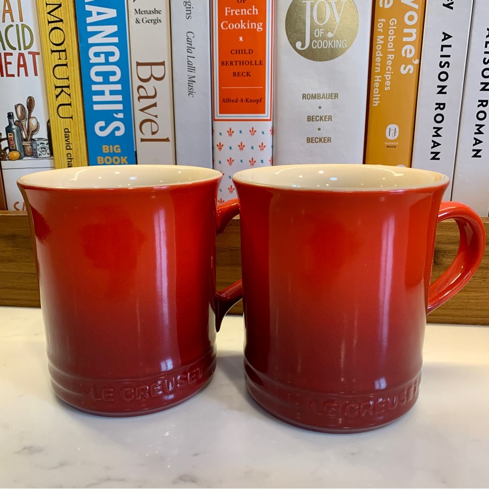 NEW IN BOX Le Creuset Mugs set of 2 in Cerise